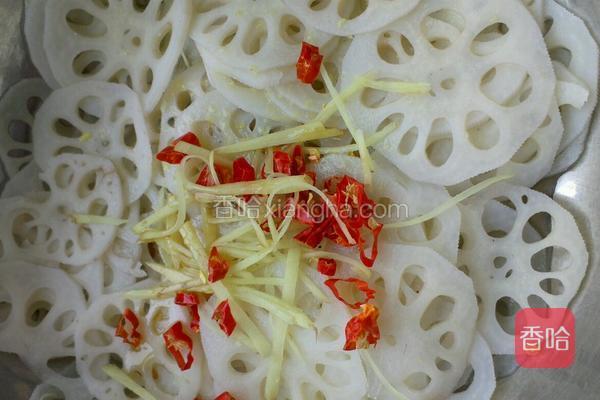 闷藕的做法_咸蛋菜谱黄豆腐羹图片