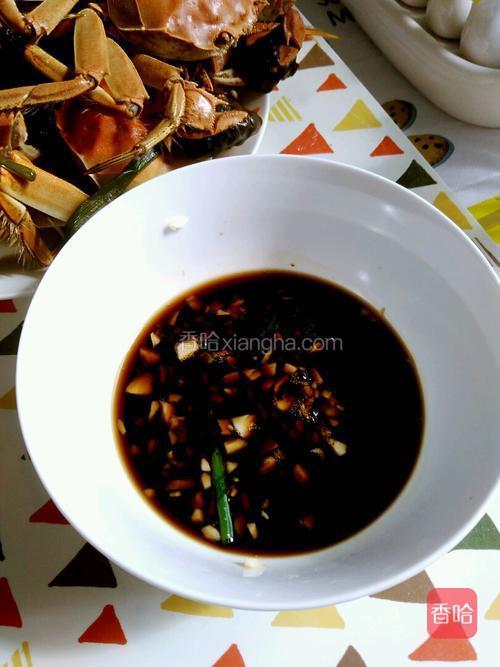 蟹属于大寒的食物,吃的时候可以搭配一碗姜醋汁(姜剁碎倒入醋即可)