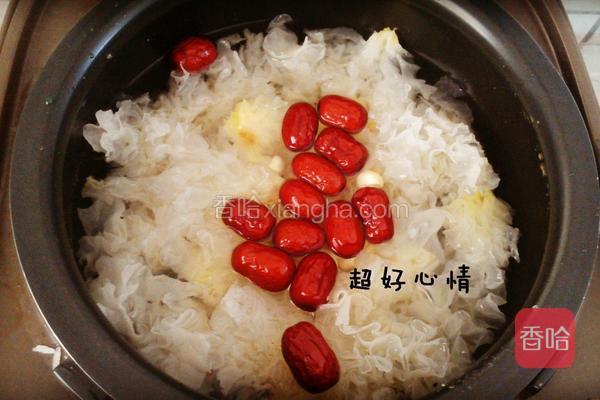 糖水莲子百合红枣银耳外地那块收猪肉图片