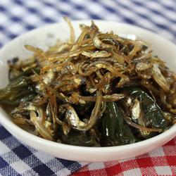 炒小银鱼