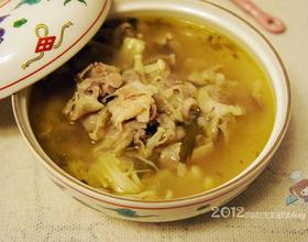 酸汤肥牛的做法大全 MjgweDIyMA