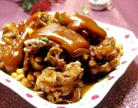 猪脚炖黄豆 MjgweDIyMA