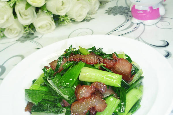 怎样做腊肉炒大蒜 NjAwX2MxXzQwMA