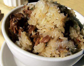 大米饭怎么焖香 MjgweDIyMA