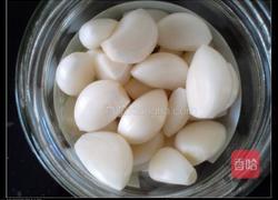 怎样腌制糖蒜的方法 MjUwX2MyOjEvM15yYjI6MS84XzE4MA