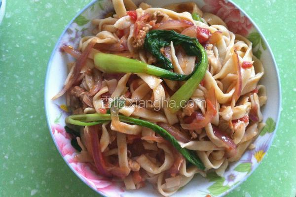 番茄洋葱炒面的做法 NjAwX2MyXzQwMA