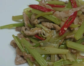 芹菜肉丝做法大全 MjgweDIyMA