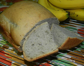 自己怎么做香蕉面包 MjgweDIyMA