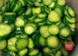 番茄加黄瓜怎么做 MjUwX2MyOjEvM15yYjI6MS84XzE4MA