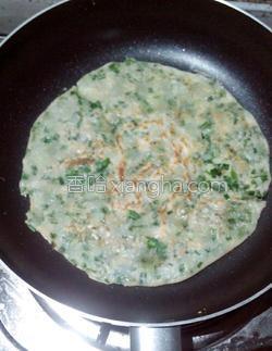 在家怎样做韭菜煎饼 MjUwX2MxXzA