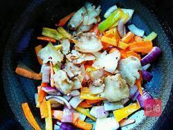 回锅肉的家常做法豆瓣酱 MjUwX2MxOjEvM15yYjI6MS84XzA