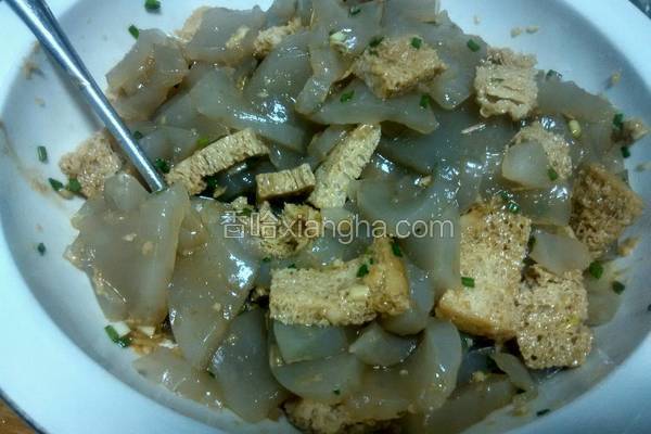 在家怎么做凉拌凉粉 NjAwX2MyXzQwMA