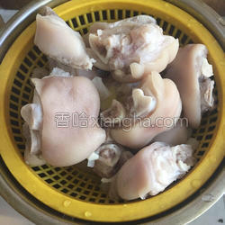 啤酒炖猪蹄要多少啤酒 MjUwX2MxXzA