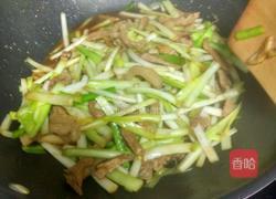 如何炒韭黄肉丝 MjUwX2MyOjEvM15yYjI6MS84XzE4MA