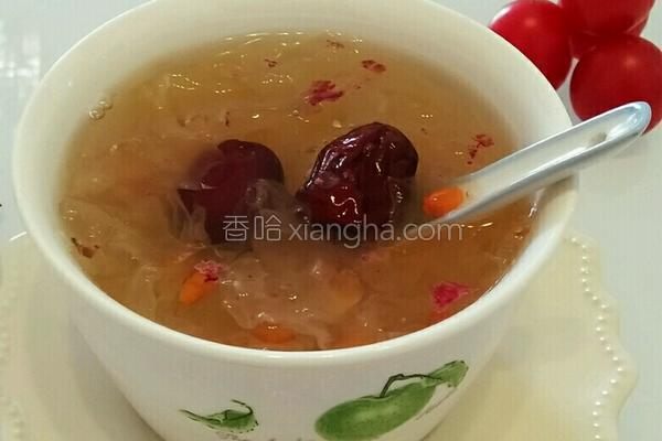 银耳玫瑰红枣枸杞汤的做法