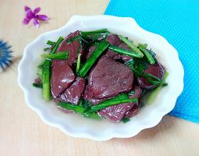 什么样的猪血是假的 MjgweDIyMA