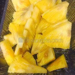 菠萝怎么做的教程 MjUwX2MxXzA