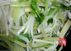 芹菜炒红萝卜丝怎么炒 MjUwX2MyOjEvM15yYjI6MS84XzE4MA