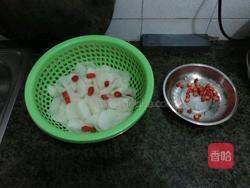 酸萝卜腌制方法家庭做法 MjUwX2MxOjEvM15yYjI6MS84XzA