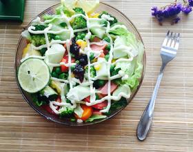 绿叶菜做沙拉 MjgweDIyMA