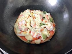 平底锅披萨做法的教程 MjUwX2MxXzA