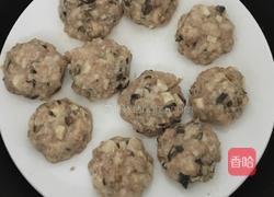 自己怎么做香菇肉丸 MjUwX2MyOjEvM15yYjI6MS84XzE4MA