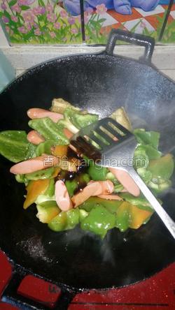 怎样做腊肠炒青椒 MjUwX2MxXzA
