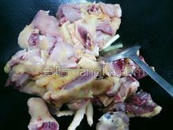 肥肠鸡火锅的做法