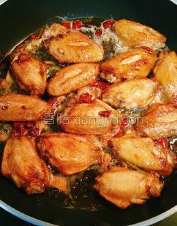 怎么做红烧鸡翅中窍门 MjUwX2MxXzA