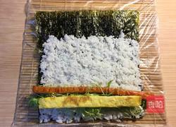 寿司如何卷得紧图解 MjUwX2MyOjEvM15yYjI6MS84XzE4MA