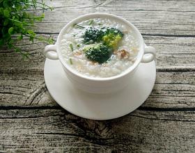 鲜鲍鱼瘦肉汤。