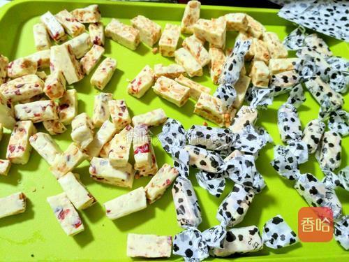 然后直接包在糖纸包装起来