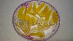 橙汁怎么洗干净 MjUwX2MxXzA