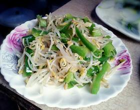 如何炒豆芽的方法 MjgweDIyMA