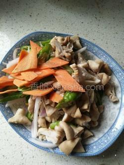 肥肠的家常做法肥肠炒辣椒 MjUwX2MxXzA